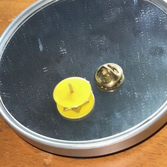 Vintage Small Brass Girl Scout Star Service Pin Gold Tone with Yellow Back - Picture 3 of 3